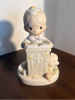 Precious Moments if God be for us who can be against us 

No box with figurine